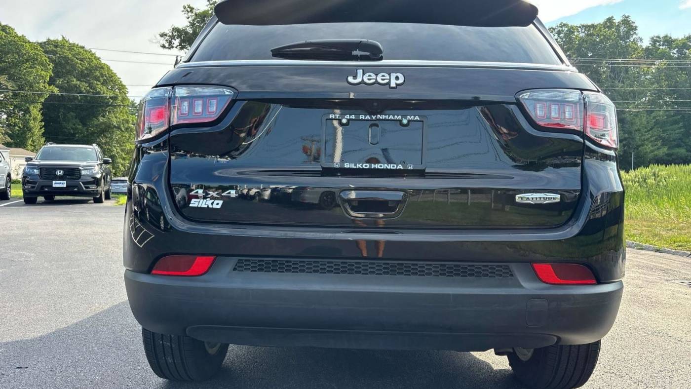 2022 jeep compass latitude
