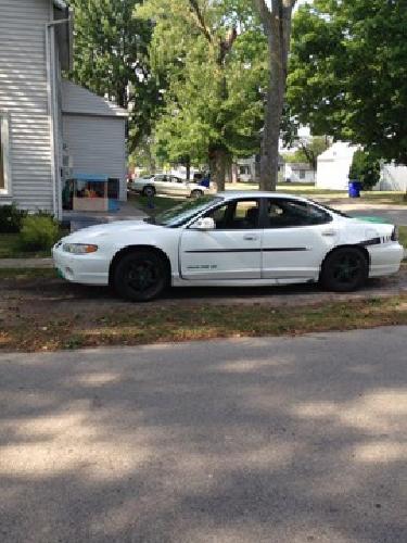 2000 grand prix gt..... no title parts only in fort wayne, in