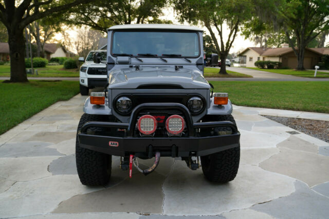 fj40 uzj-40 toyota tundra v8/ auto