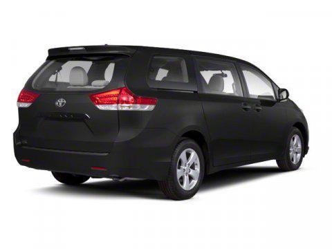 2013 toyota sienna se