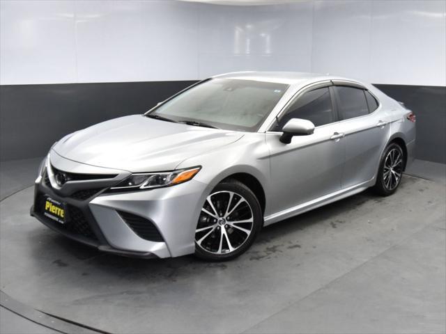 2020 toyota camry se