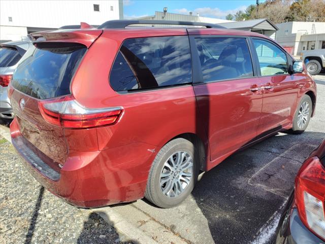 2020 toyota sienna xle