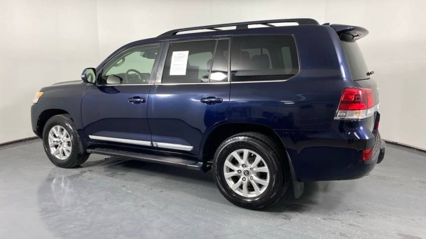 2016 toyota land cruiser base