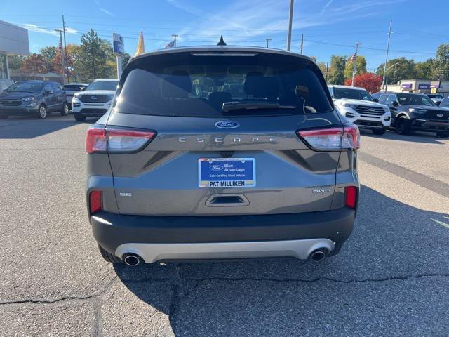 2022 ford escape se