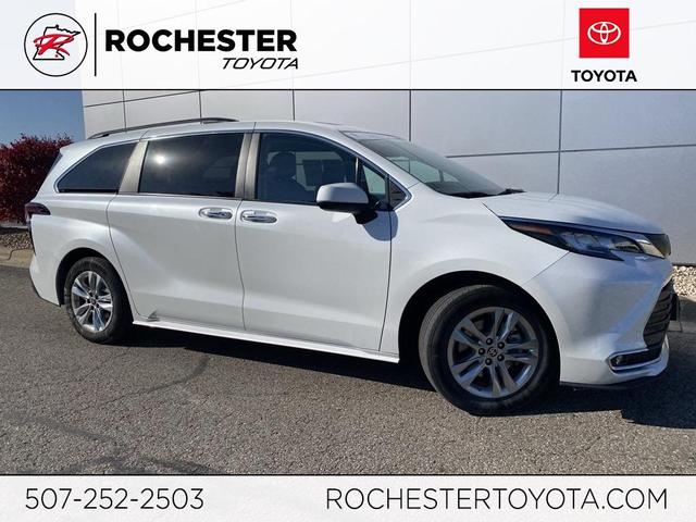 2022 toyota sienna xle