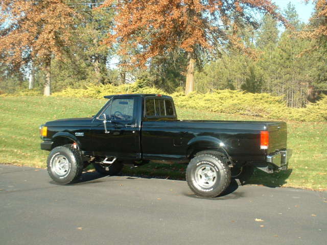 1988 ford f 350 show truck! 6,637 actual miles!! black beauty! 460v8! like new!!