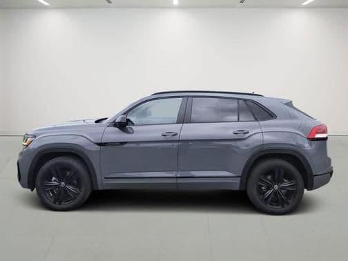 2023 volkswagen atlas cross sport 3.6 v6 sel r-line black in medford, massachusetts