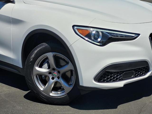 2021 alfa romeo stelvio base