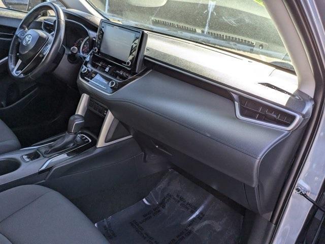 2022 toyota corolla cross le