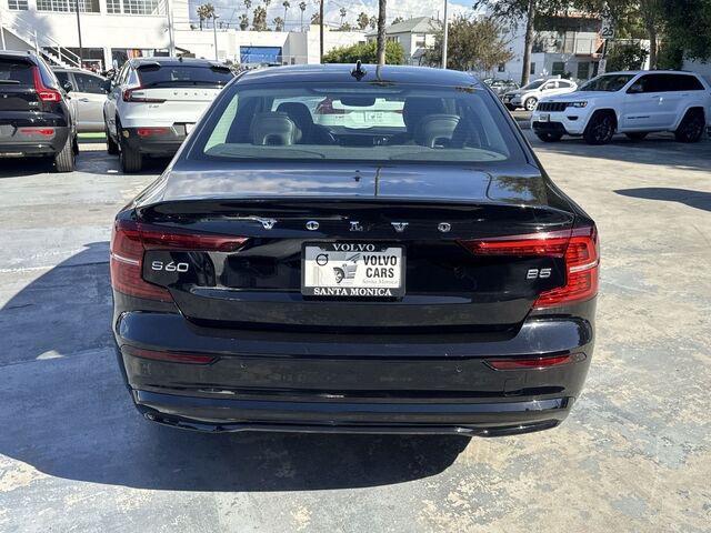 2024 volvo s60 b5 core dark theme