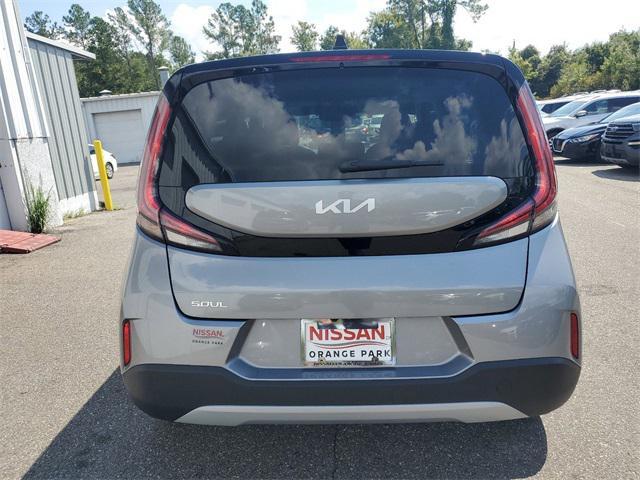 2023 kia soul lx