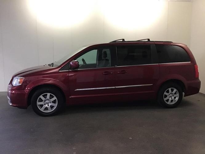 2013 chrysler town and country touring touring 4dr mini-van for sale in bow, new hampshire