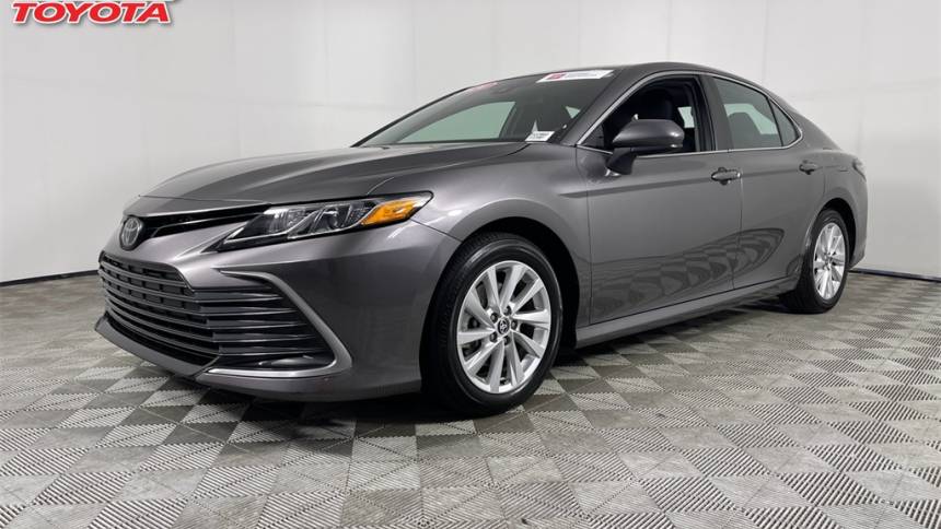 2024 toyota camry le