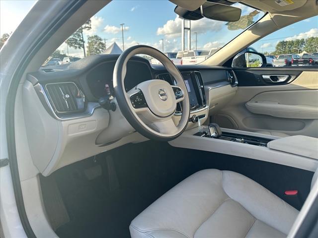 2024 volvo s60 b5 core dark theme