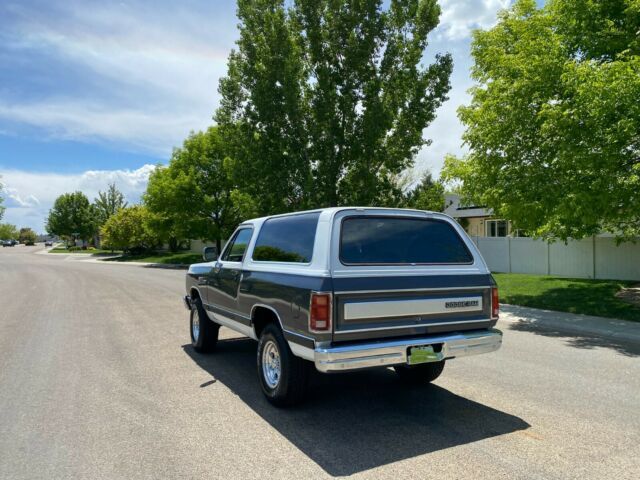 1989 dodge ram/charger aw-100 le 5.9l 360 v/8 4x4 with only 149.821 actual miles