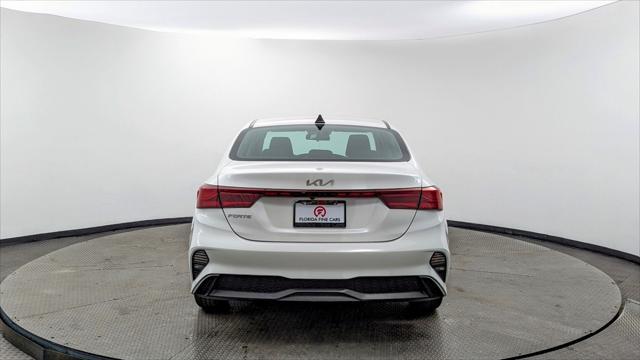 2023 kia forte lxs