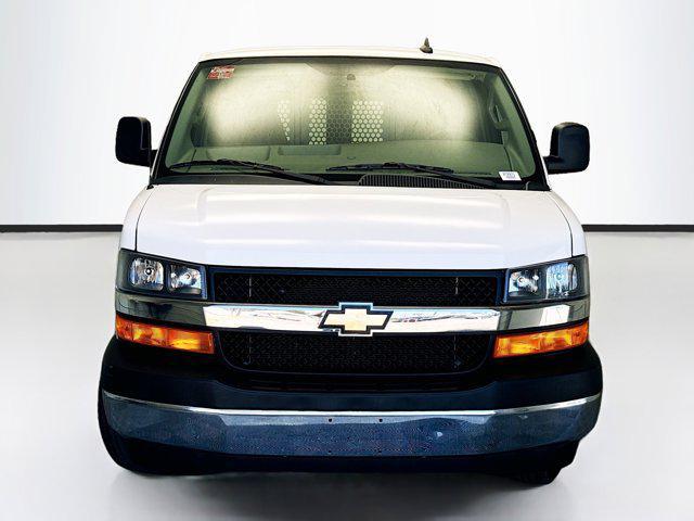 2022 chevrolet express 2500 rwd 2500 regular wheelbase wt