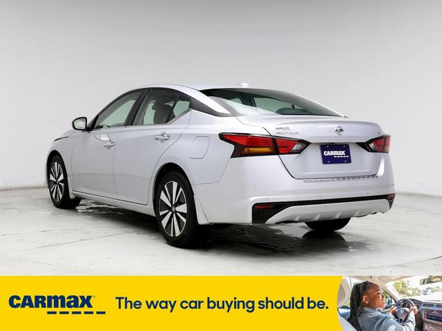 2022 nissan altima sv