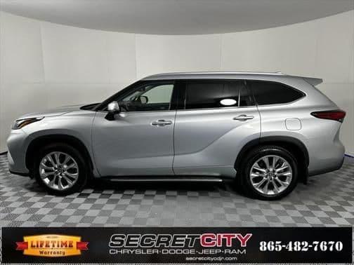 2022 toyota highlander hybrid limited in oak ridge, tennessee