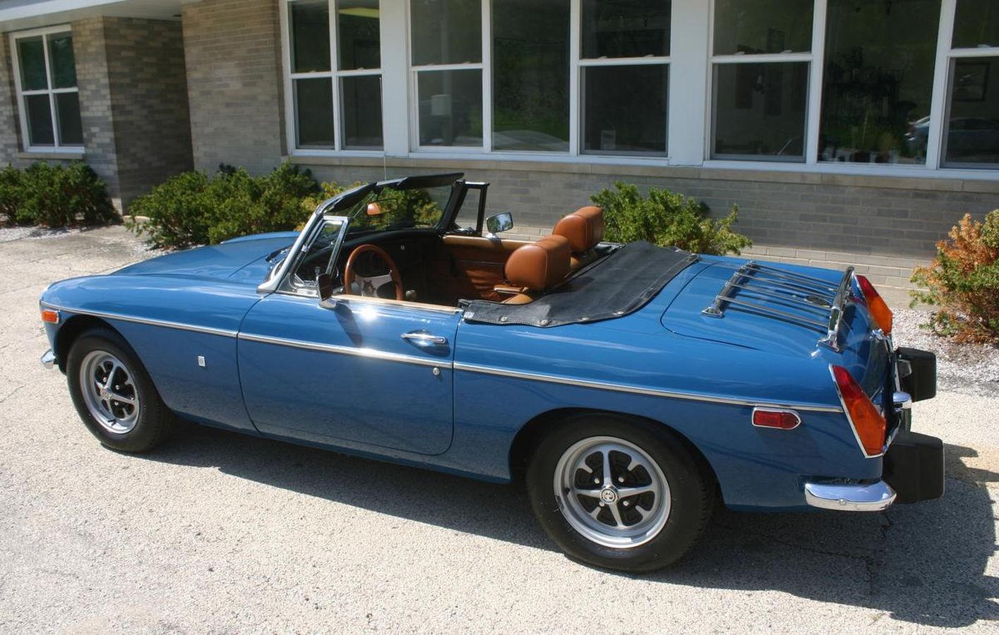 1974 mg b roadster