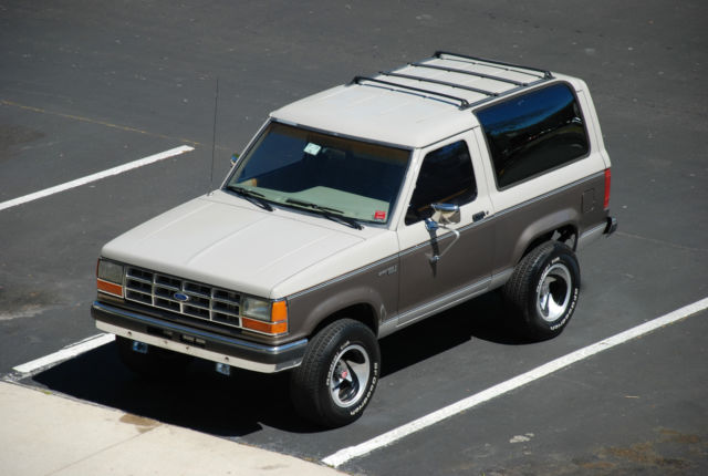 very clean, 2.9l v6, manual, 4x4, a/c, great interior & paint, power steering