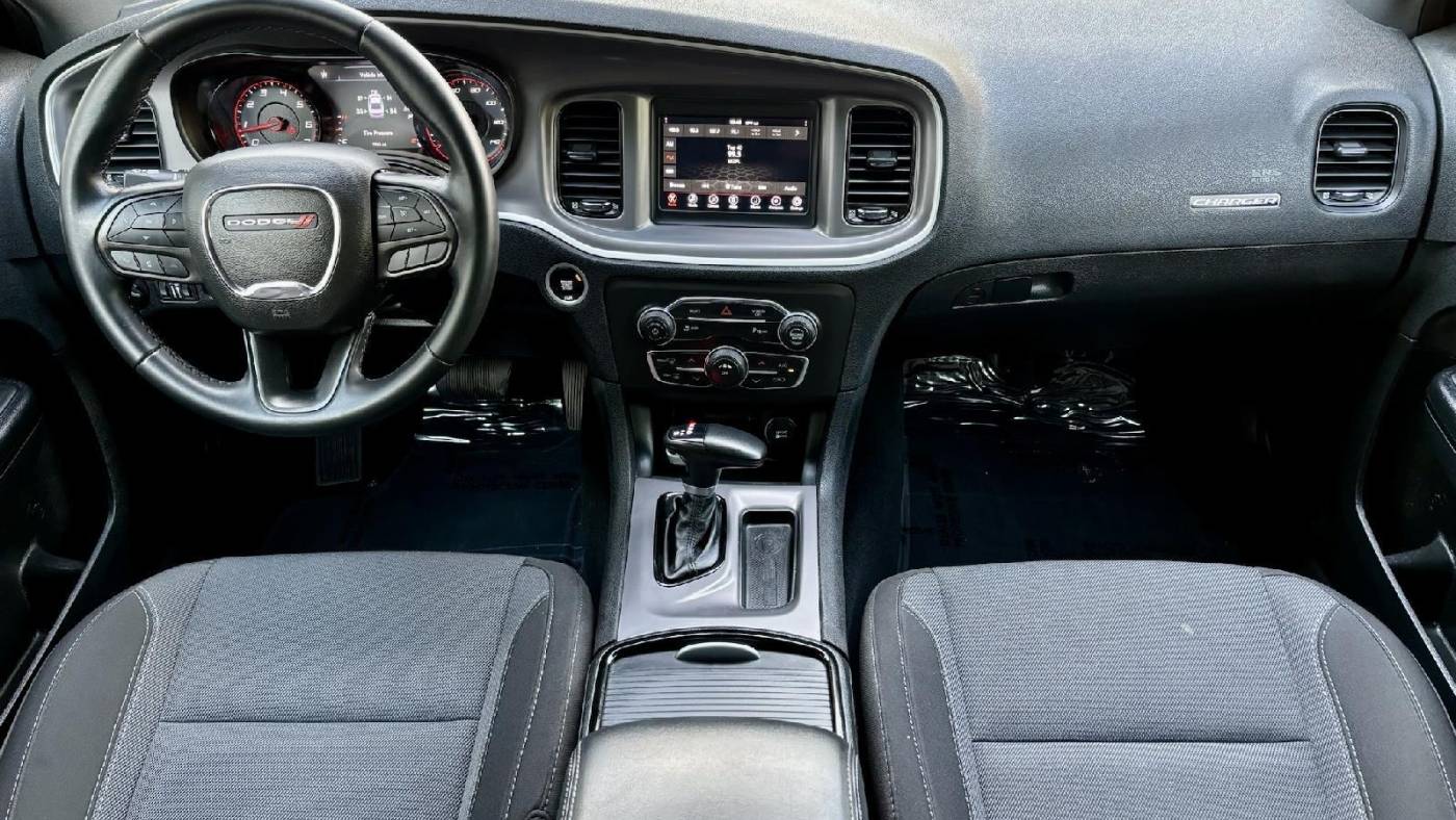 2022 dodge charger sxt