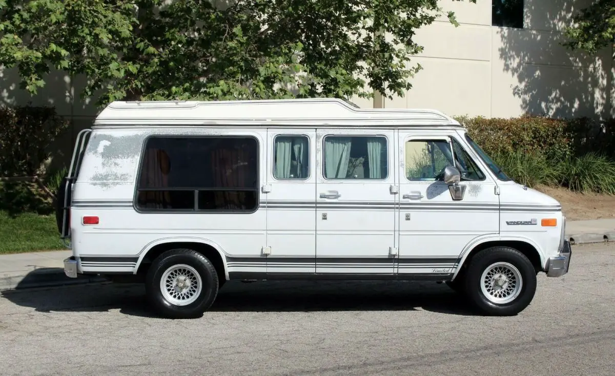 california original, 1989 gmc vandura 2500,100% rust free, runs a+(310) 259-5383