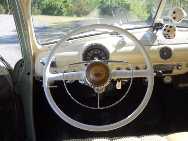 1950 ford custom deluxe 4 door sedan
