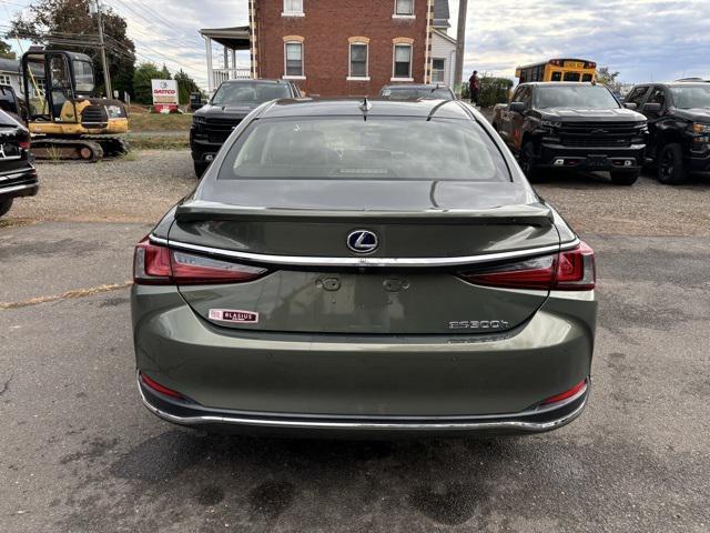 2019 lexus es 300h base