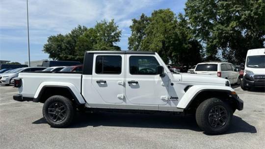 2024 Jeep Gladiator