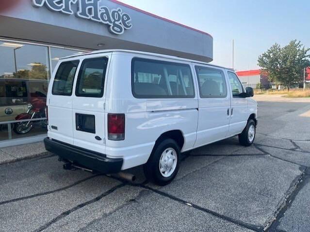 2008 ford e150 base