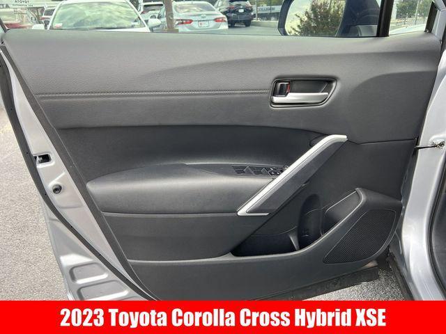 2023 toyota corolla hybrid se
