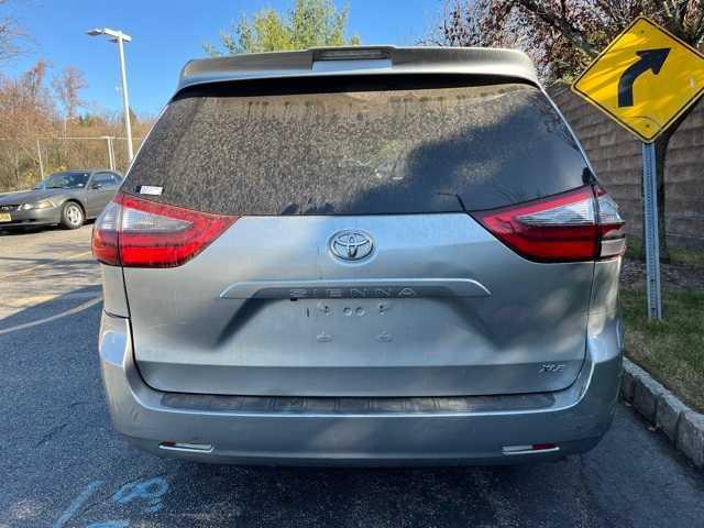 2020 toyota sienna xle