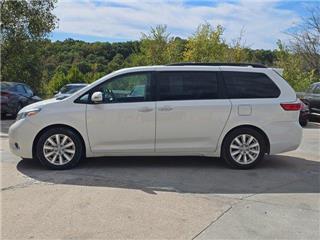 2017 Toyota Sienna xle 7-passenger auto access seat