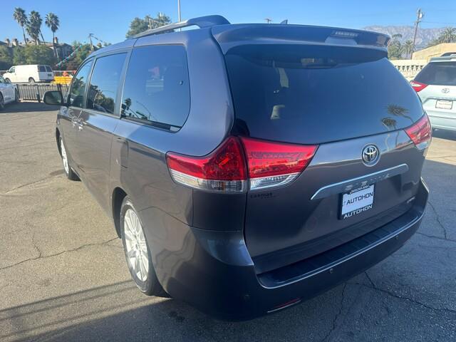 2013 toyota sienna limited