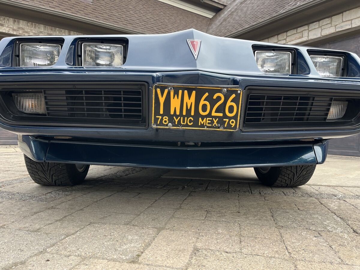 1979 pontiac trans am blue deluxe