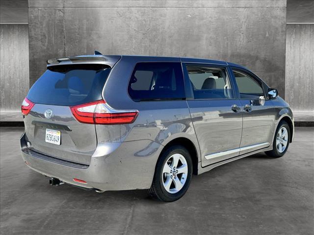 2019 toyota sienna l