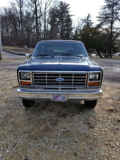 1986 ford bronco.1 owner, low miles with the original title. 4x4 runs and drives