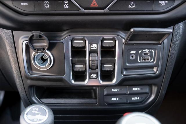 2023 jeep gladiator sport
