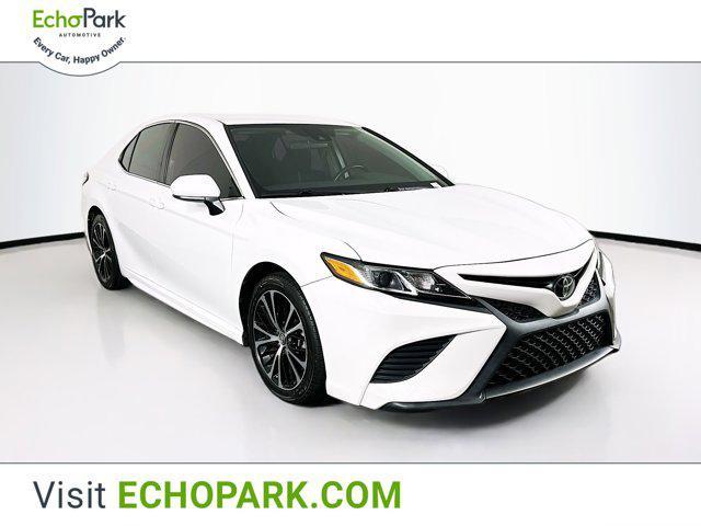 2019 toyota camry se
