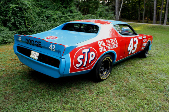 richard petty tribute car