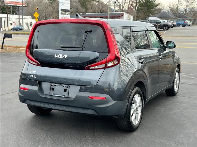 2022 kia soul lx