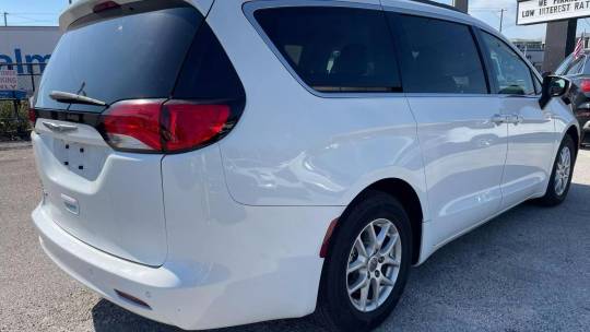 2020 Chrysler Voyager