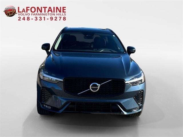 2024 volvo xc60 b5 plus dark theme
