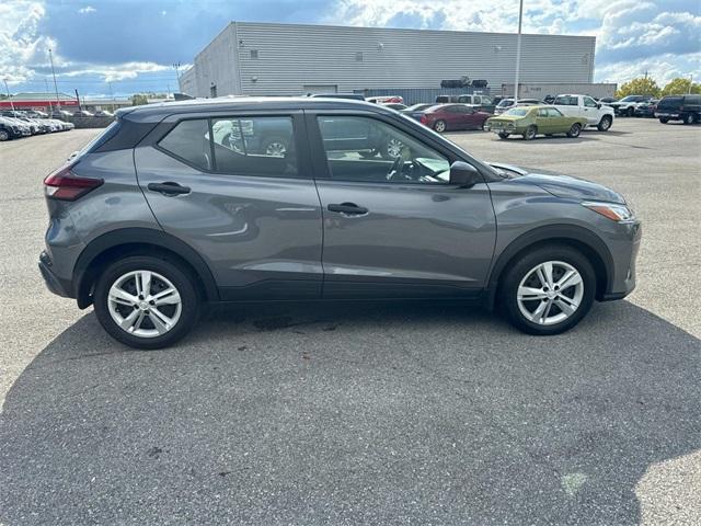 2023 nissan kicks s