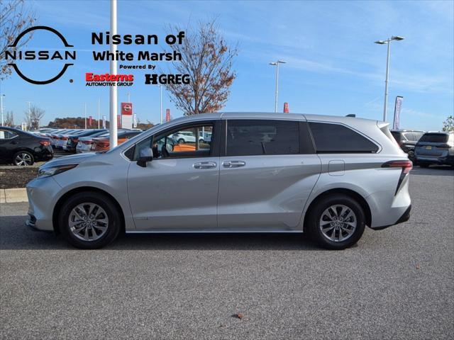 2021 toyota sienna le