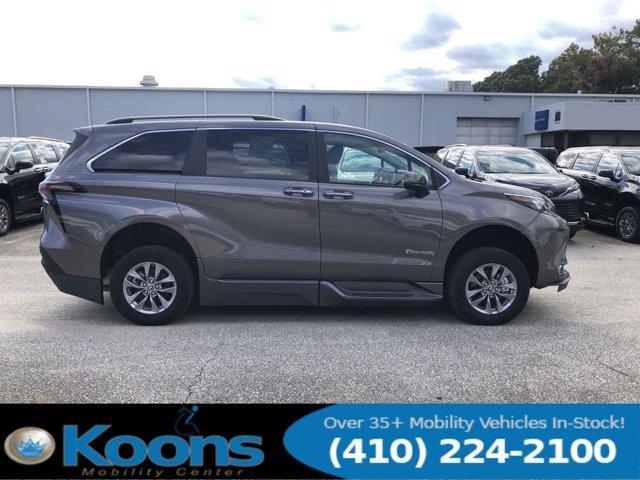 2024 toyota sienna xle