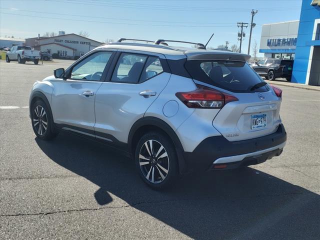 2020 nissan kicks sr