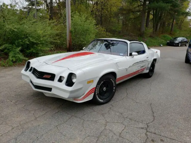 1980 chevrolet camaro z28 white/ red 350 c.i. great project car sounds great!!!