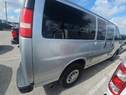 2016 chevrolet express 2500 ls